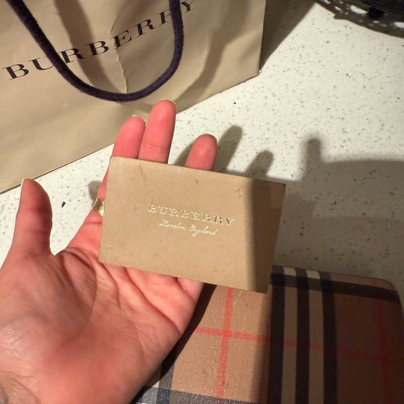 Burberry Brown Checkered Wallet - Picture 5 of 9